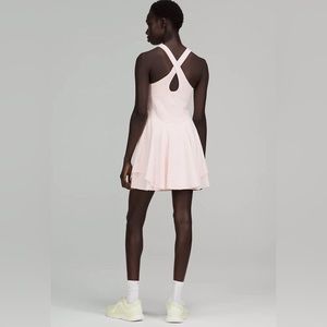 NWT SIZE 14 LULULEMON COURT CRUSH DRESS STRAWBERRY MILKSHAKE SIZE 14